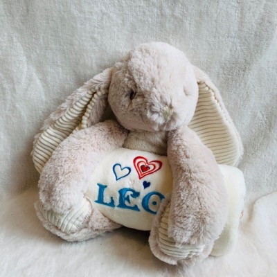 PELUCHE LAPIN AVEC COUVERTURE PERSONNALISABLE