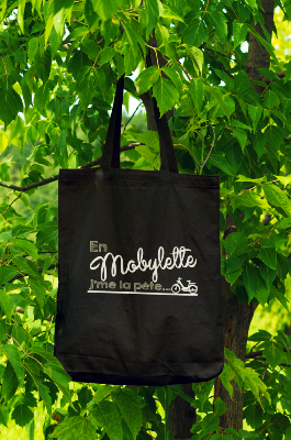 TOTEBAG EN MOBYLETTE J'ME LA PÈTE